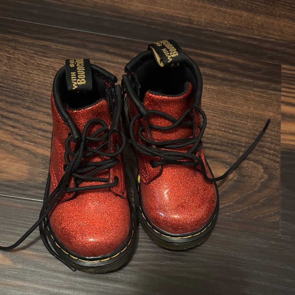 Dr. Martens Kids Shiny Red Boots